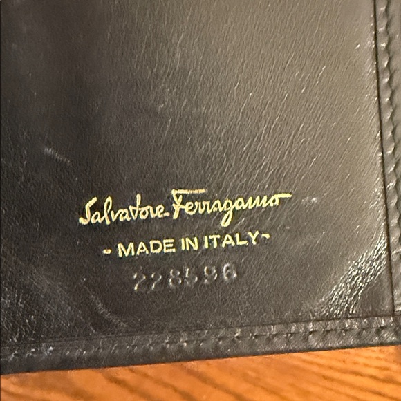 Salvatore Ferragamo Leather Continental Wallet - Picture 11 of 16